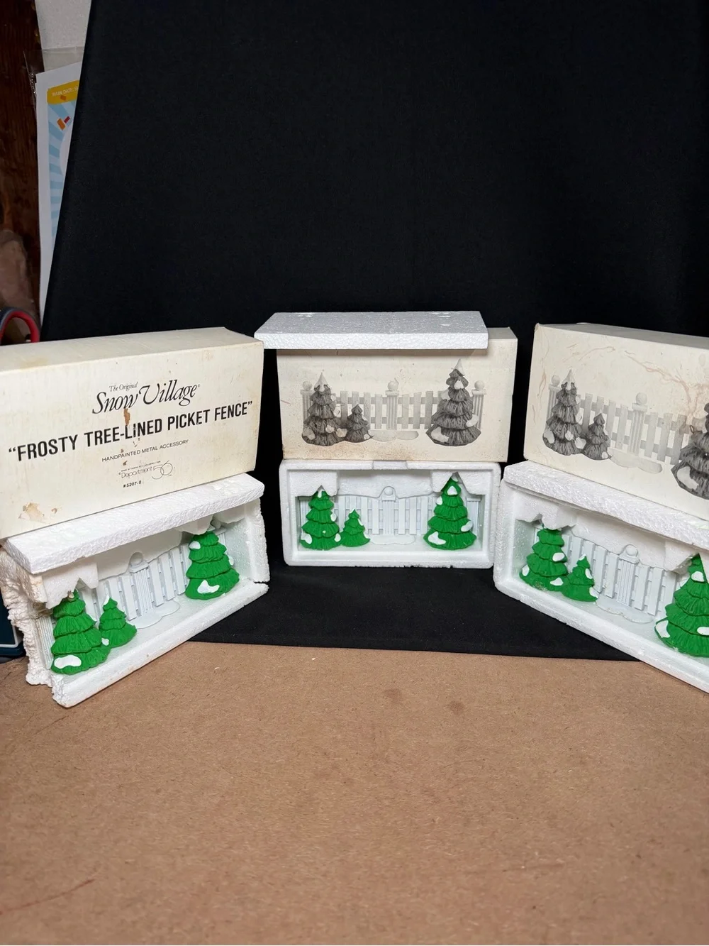 Dept 56 Original Snow Village “Frosty Tree-Lined Picket Fence” Accessory #5207-8